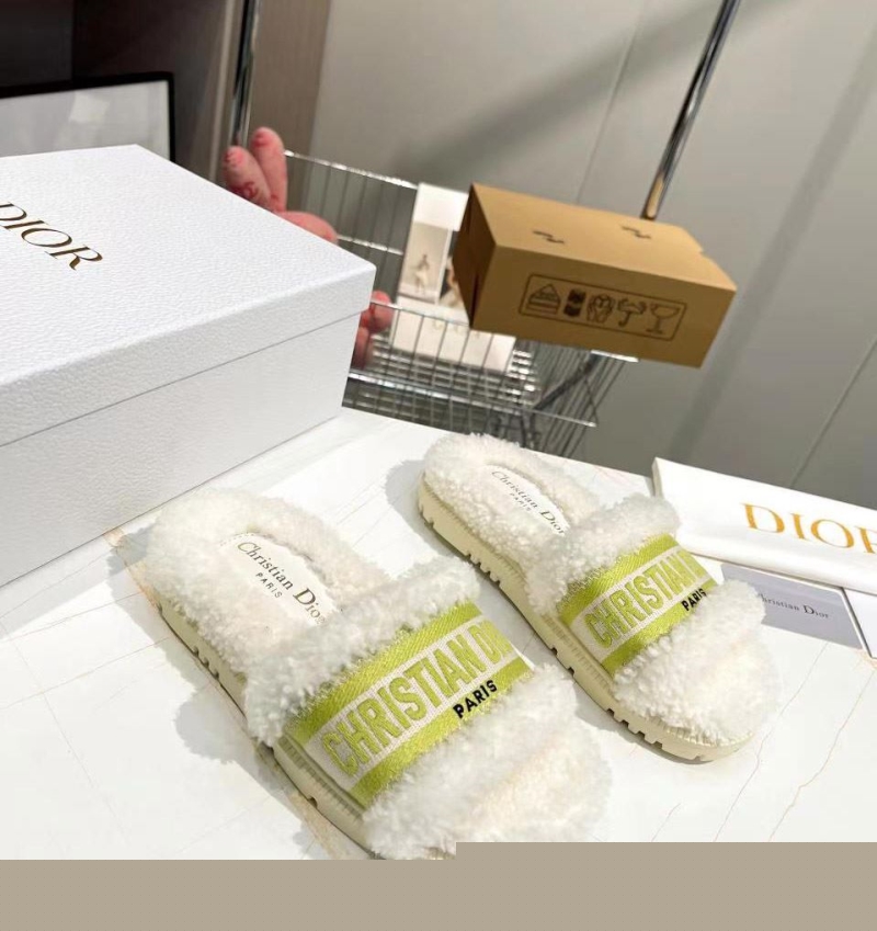 ch**an D*or slippers